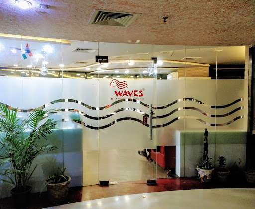 Waves Designer Unisex Salon in Noida
