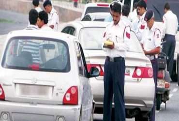 Traffic Challan In Delhi: दिल्ली-NCR में इन 2 तरह के वाहनों के चलाने पर लगी रोक, रोड पर दिखते ही होगी सीज